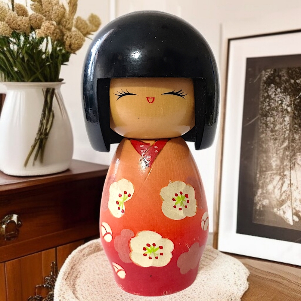 Vintage Kokeshi Doll Japanese Handcrafted Wood‎ Hand Painted Chiyomi Horiuchi